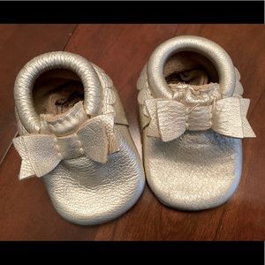 Gold FP bow Moccs - size 1